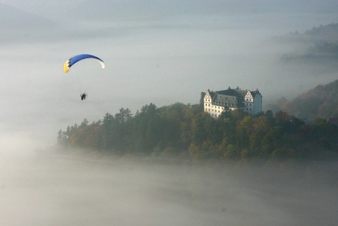 Schloss Lichtenberg im Nebel